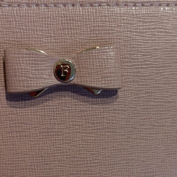 Elegant Lavender Bow Wallet - Picture 5 of 7